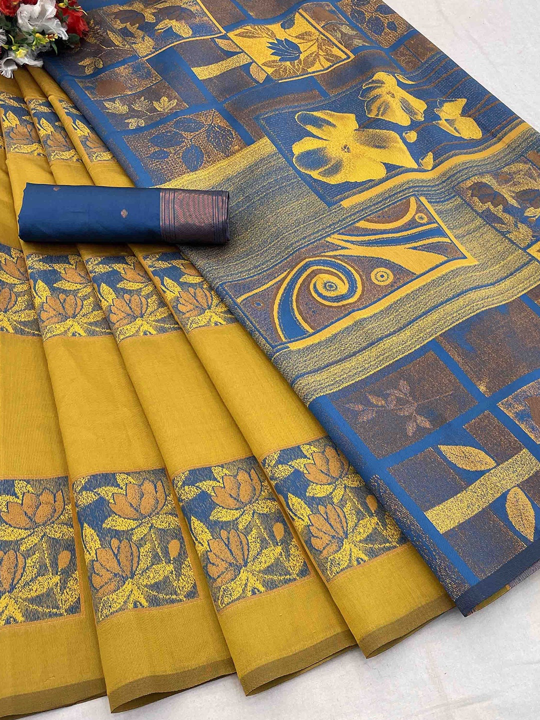 

DIVASTRI Woven Design Zari Silk Blend Banarasi Saree, Yellow