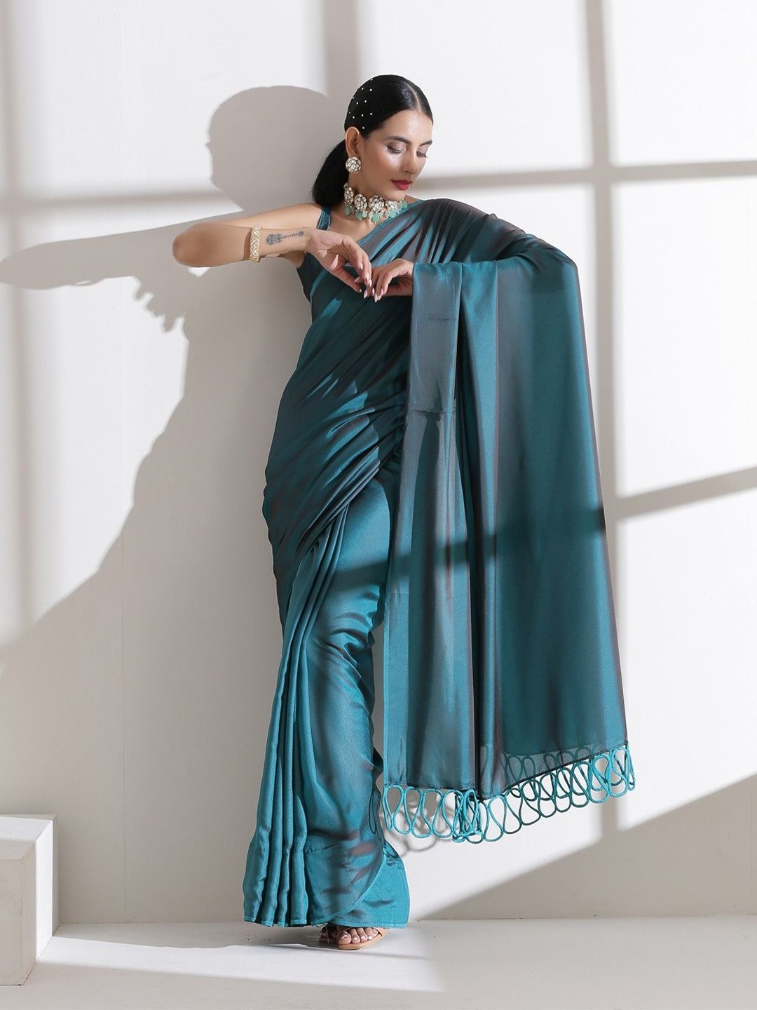 

Swtantra Grandeur Dual Shade Satin Saree With Infinity Design, Blue