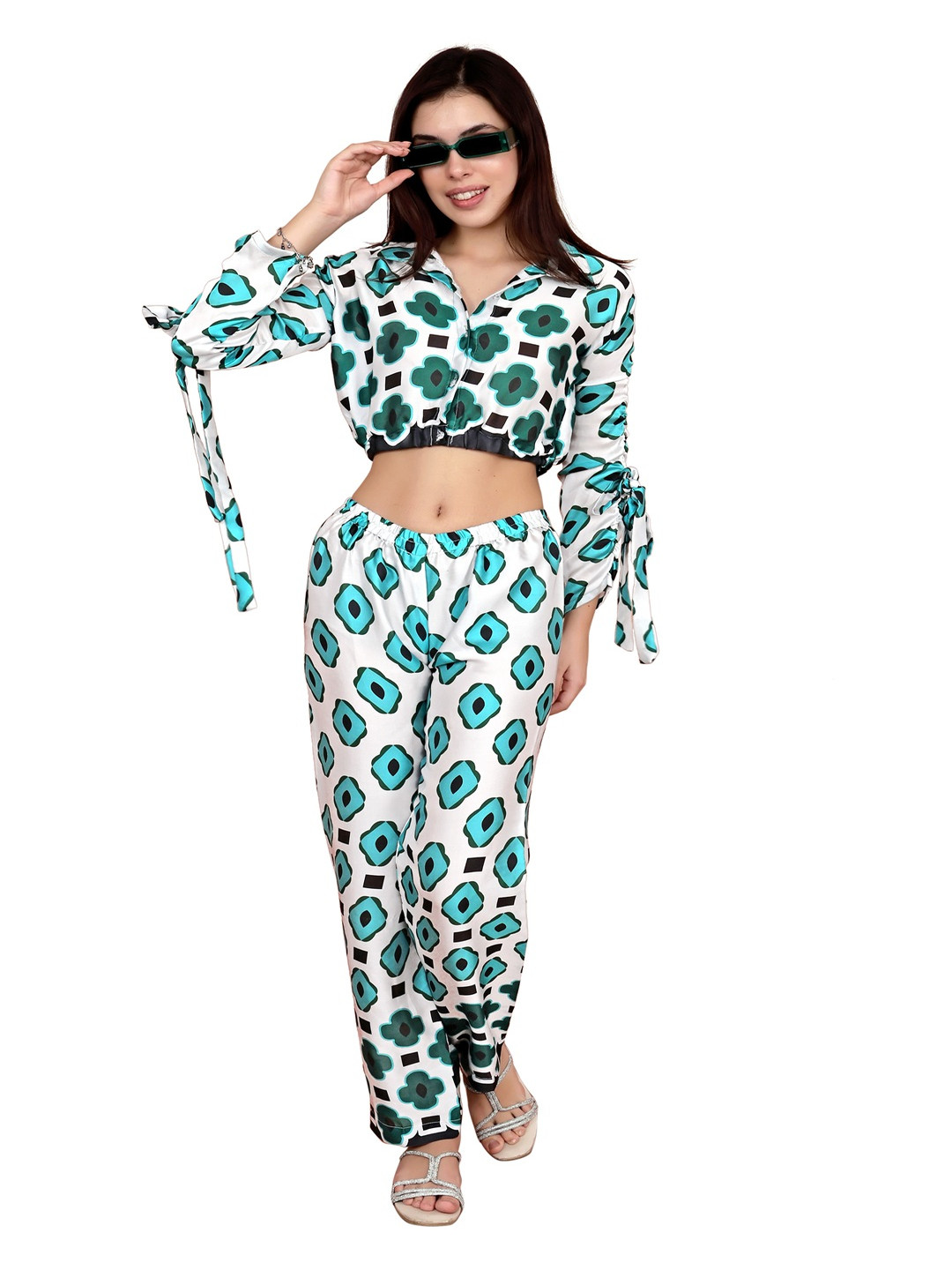 

Kaajal by Vidhi Geometric Printed Shirt Collar Top With Trousers, White