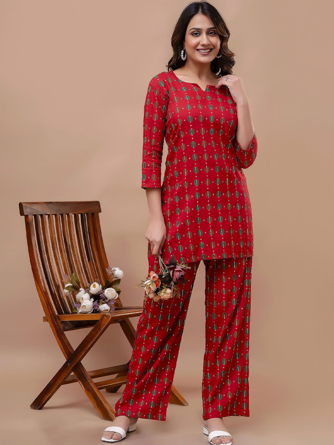 

FEMARY Printed Round Neck Top With Trousers Co-Ords, Red
