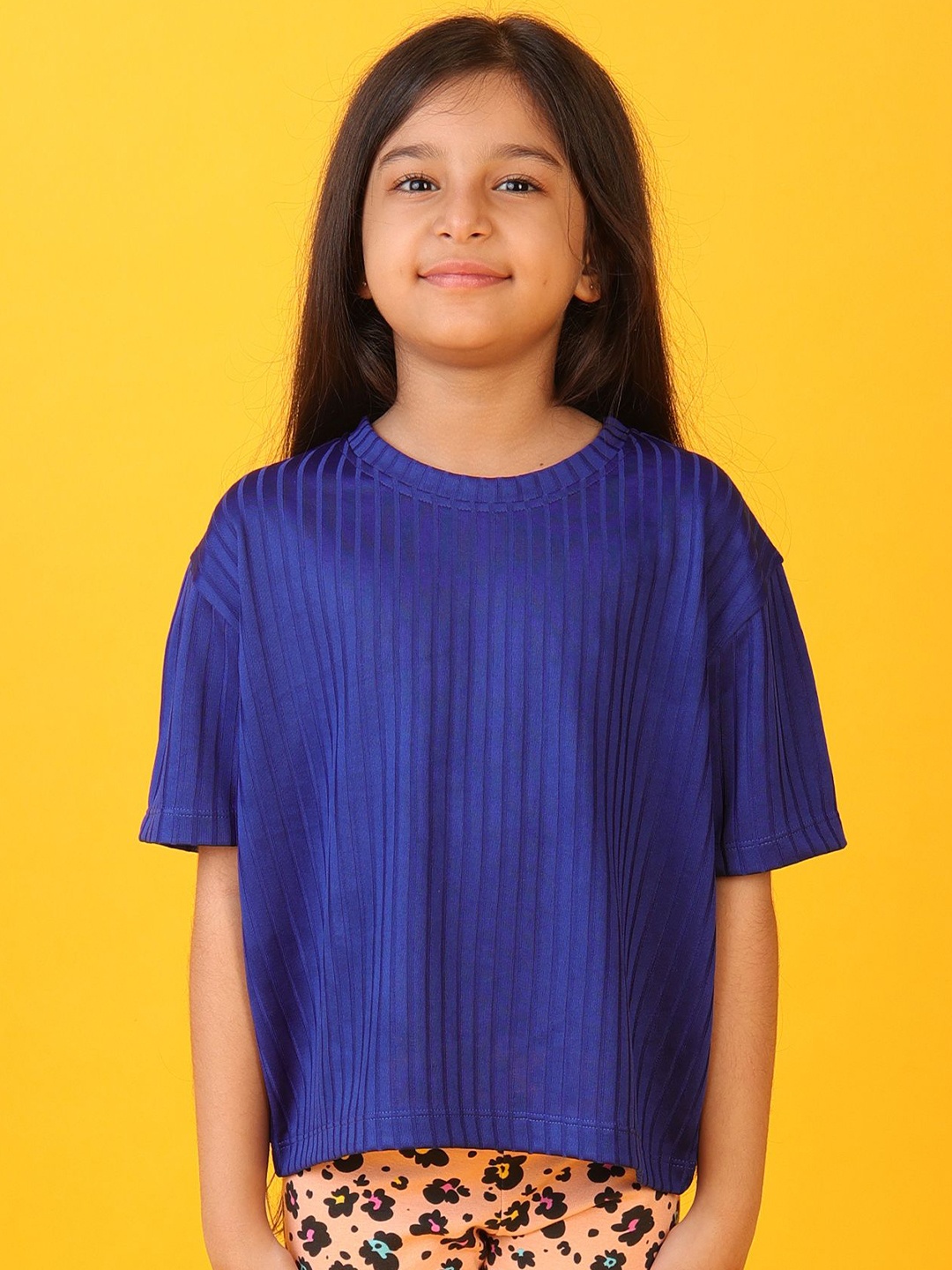 

Anthrilo Girls Printed Pockets T-shirt, Blue
