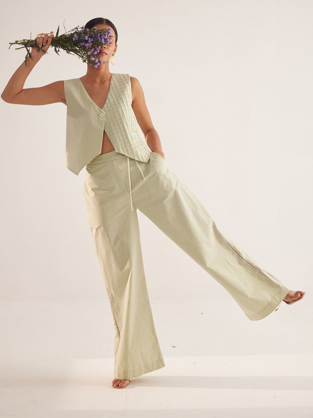 

Western Era Women Relaxed Straight Leg Straight Fit High-Rise Chinos Trousers, Green