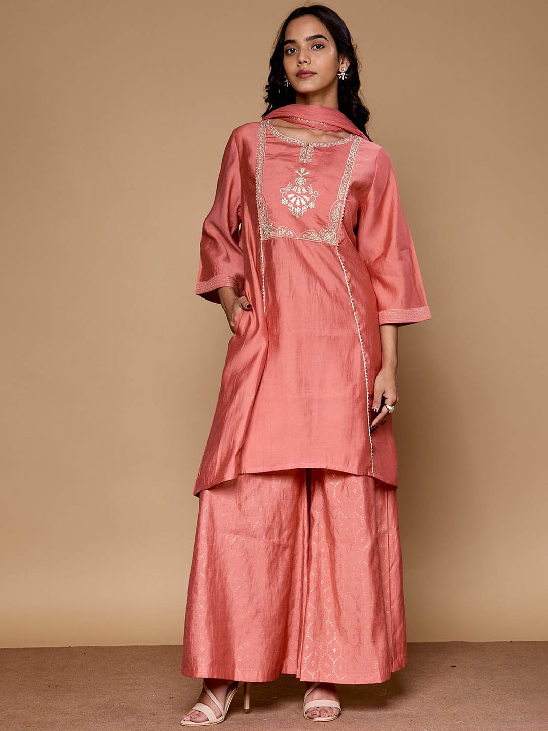 

Saaki Women Ethnic Motifs Embroidered Regular Kurta with Palazzos & With Dupatta, Pink