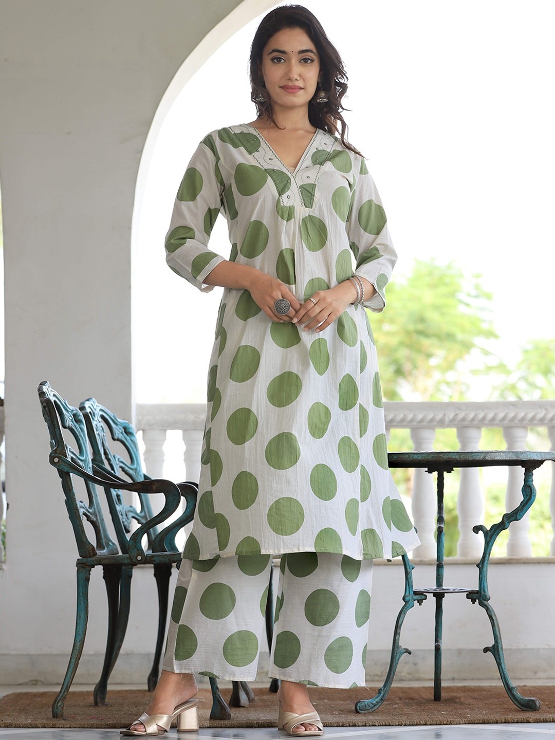 

FCV Women Printed Regular Sequinned Kurta with Trousers, Green