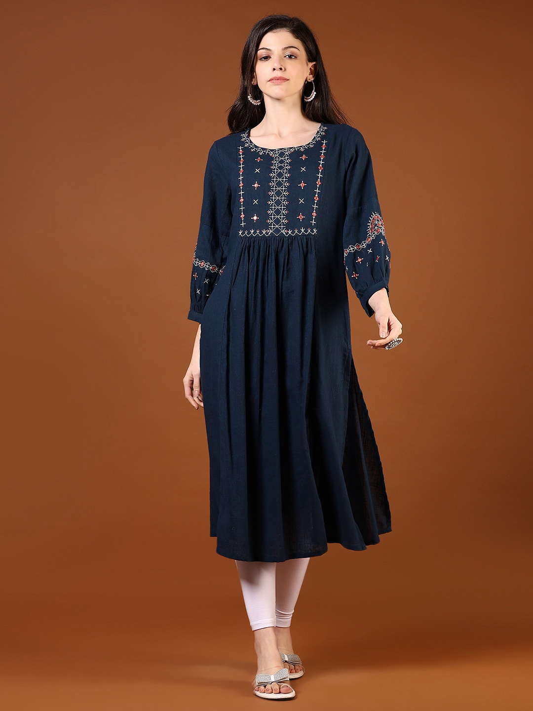 

V-Mart Women Ethnic Motifs Embroidered Thread Work Kurta, Blue