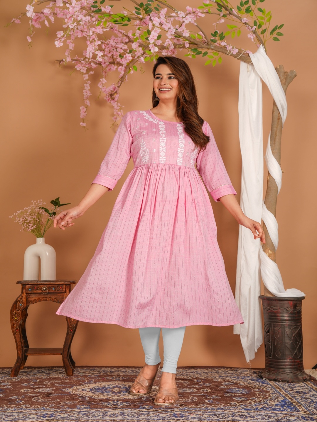 

Mehsoos Women Embroidered Sequinned Kurta, Pink