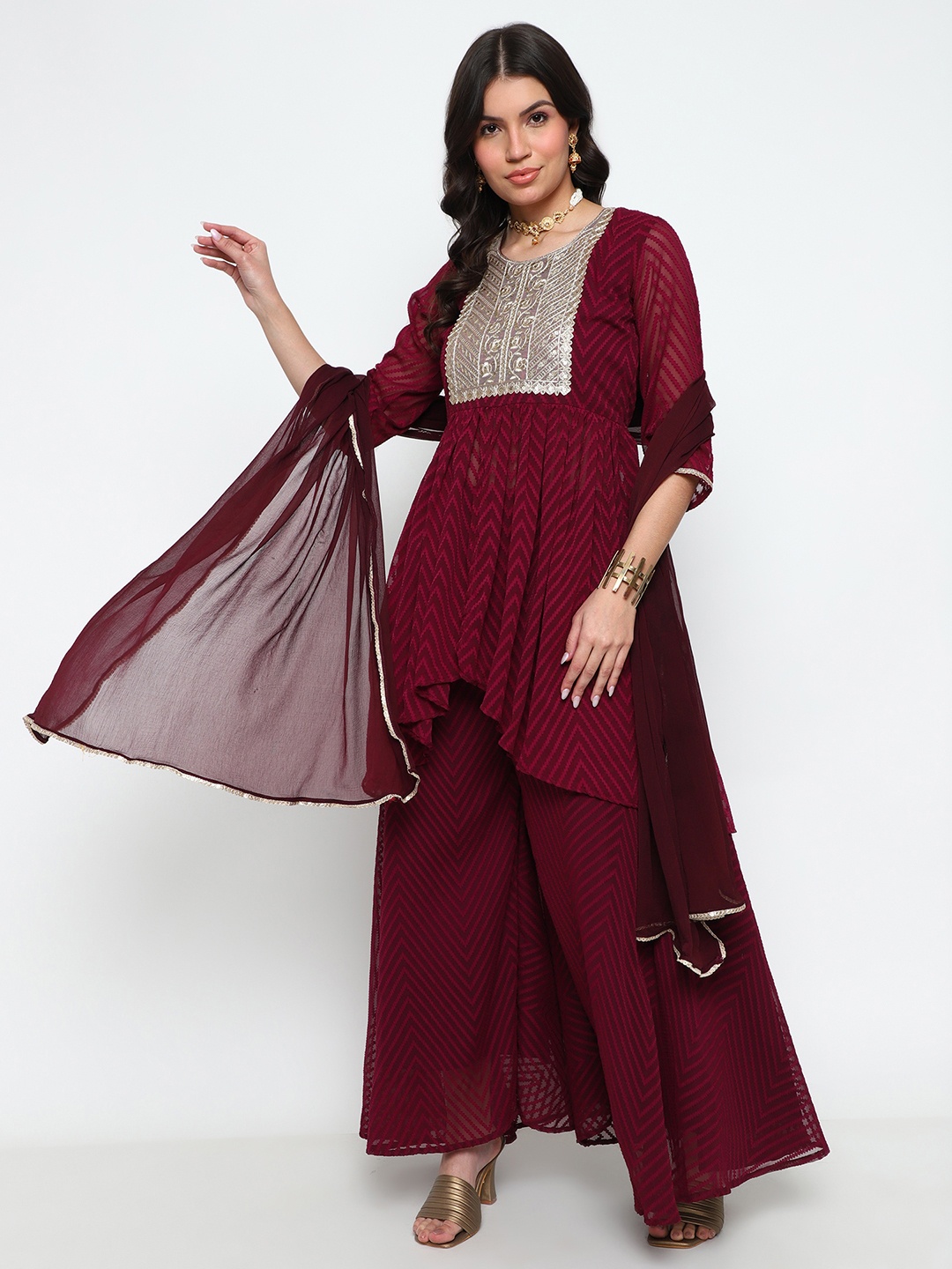 

AURIELLA Women Yoke Design Regular Thread Work Kurti with Sharara & With Dupatta, Burgundy