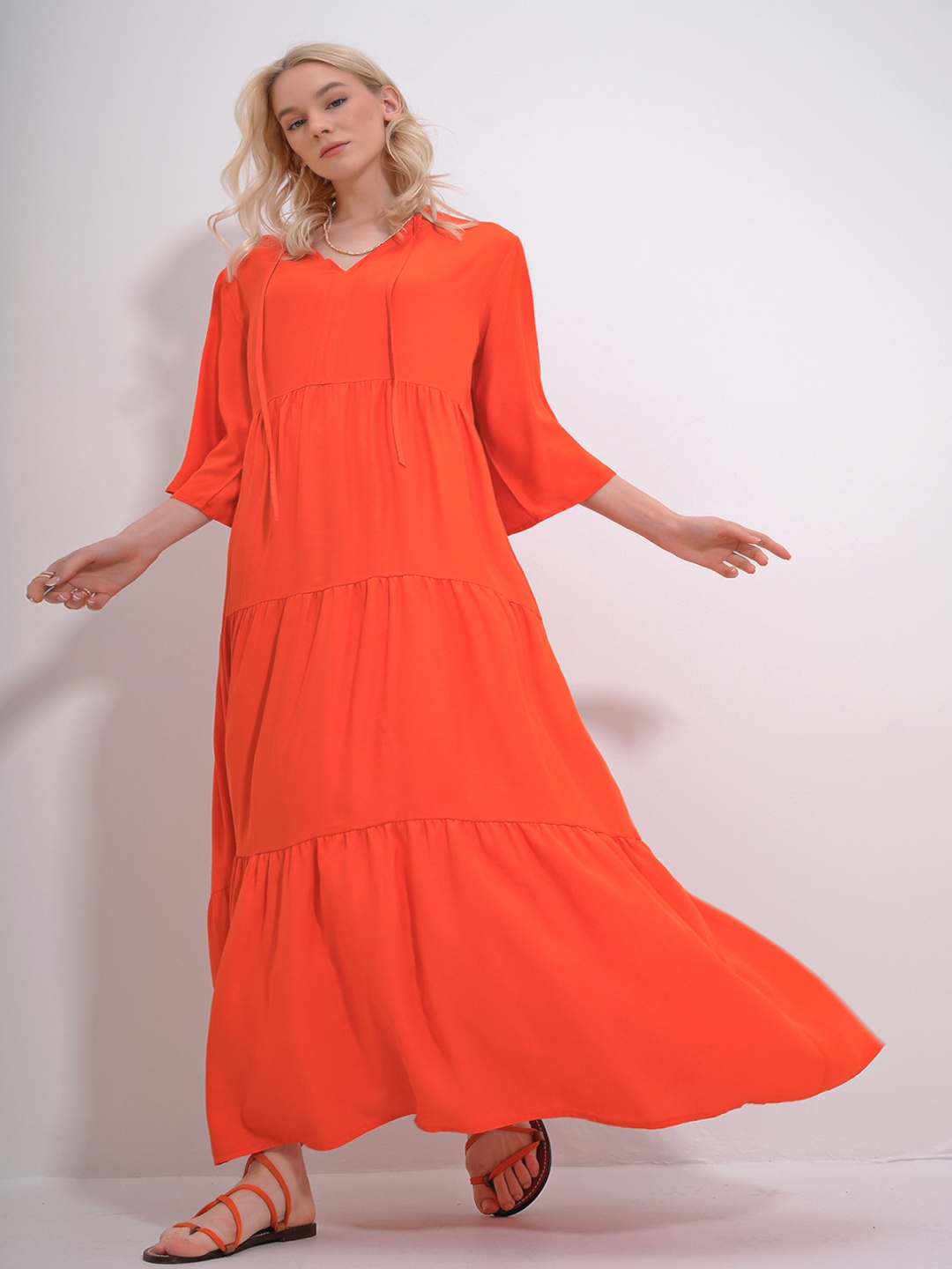 

Trend Alacati stili Bell Sleeve Maxi Dress, Na