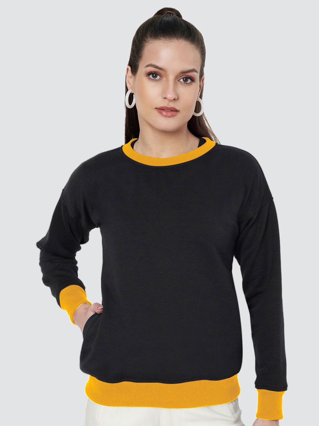 

BRINNS Women Colourblocked Sweatshirt, Black