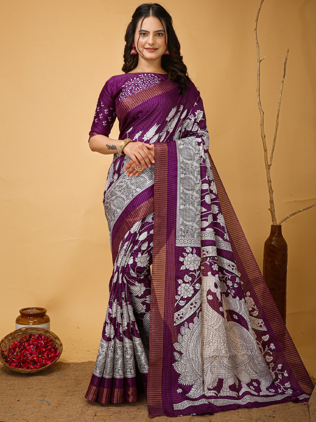 

Rangtulika Ethnics Floral Zari Saree, Purple