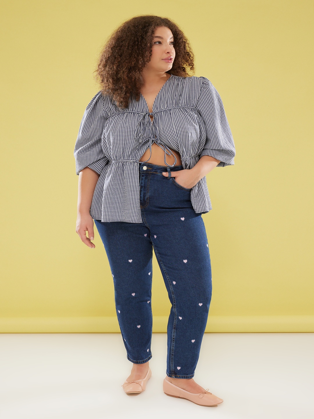 

Trendyol Women Low Distress Jeans, Na