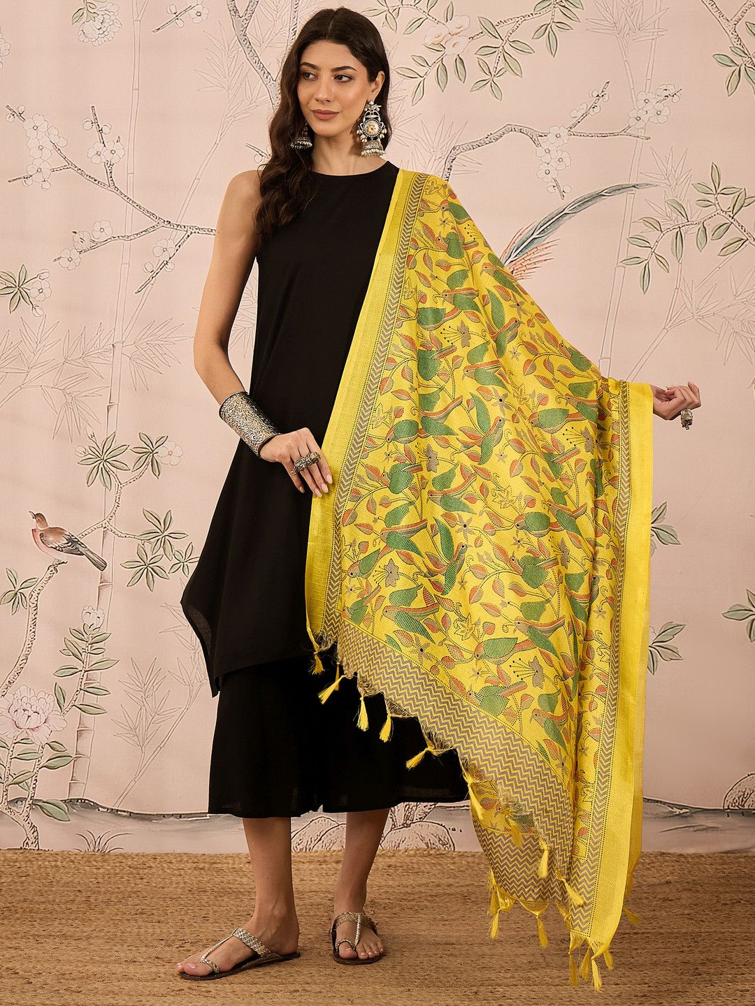 

InWeave Women Regular Kurta with Palazzos & With Dupatta, Black