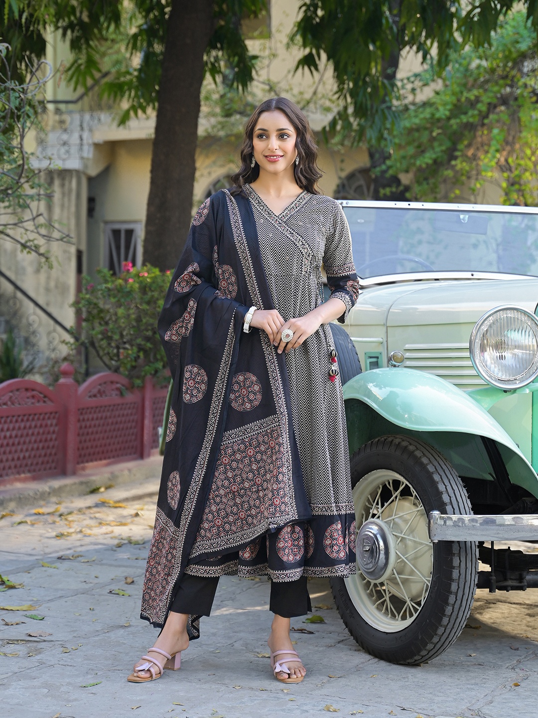 

Divena Women Printed Angrakha Sequinned Pure Cotton Kurta with Trousers & With Dupatta, Black