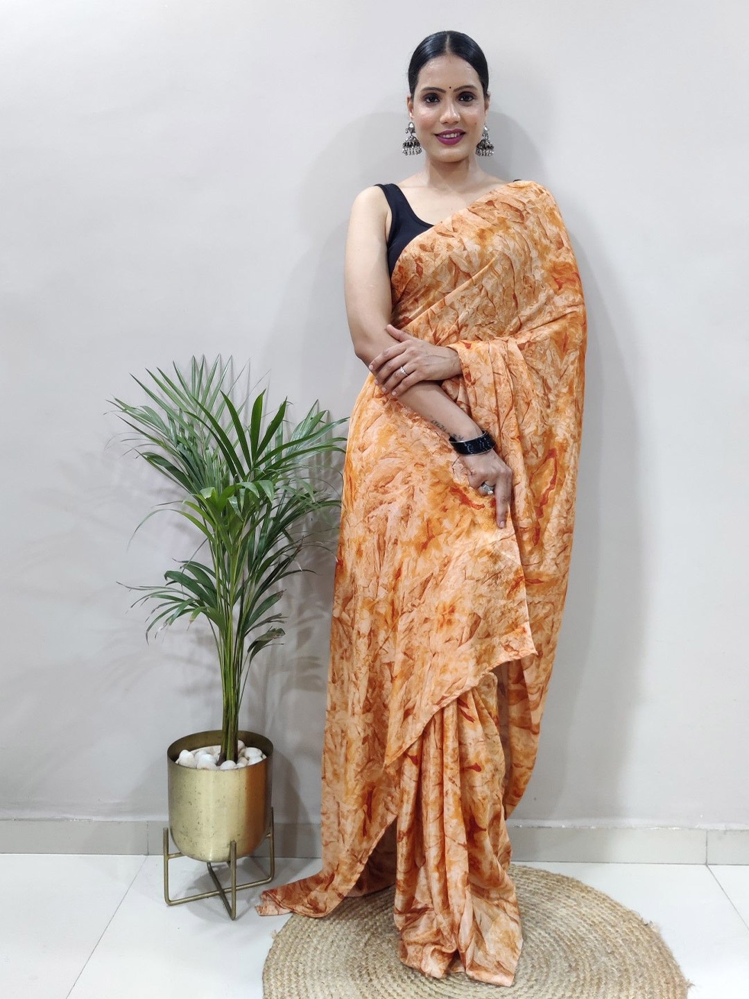 

Rangtulika Ethnics Poly Chiffon Ready to Wear Saree, Orange