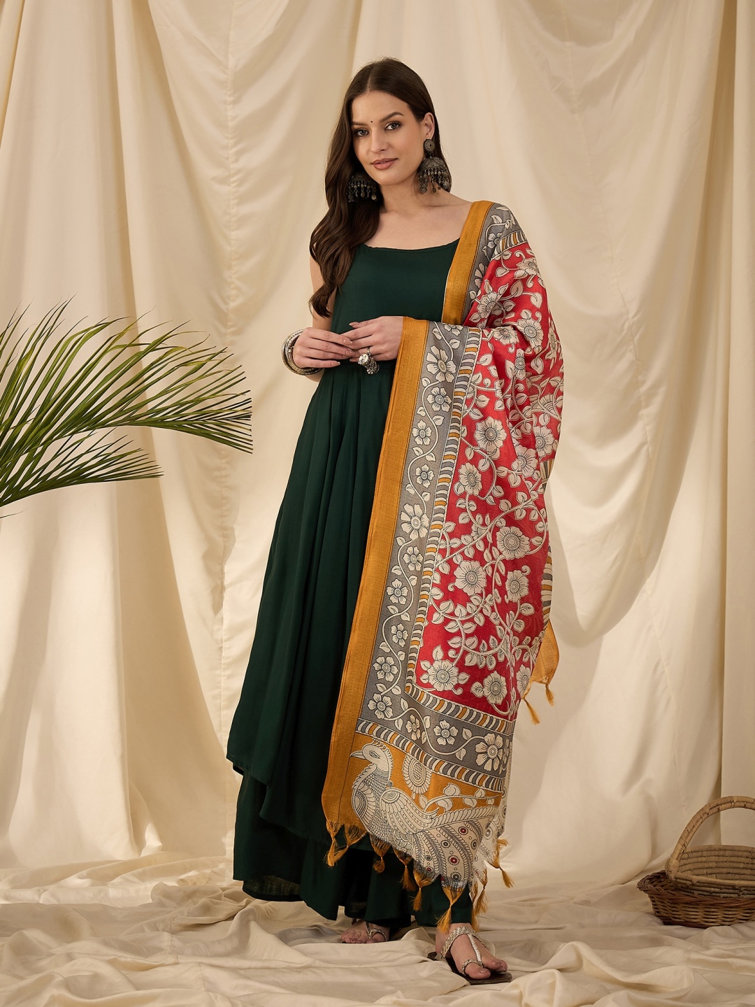 

InWeave Women Regular Kurta with Palazzos & With Dupatta, Green