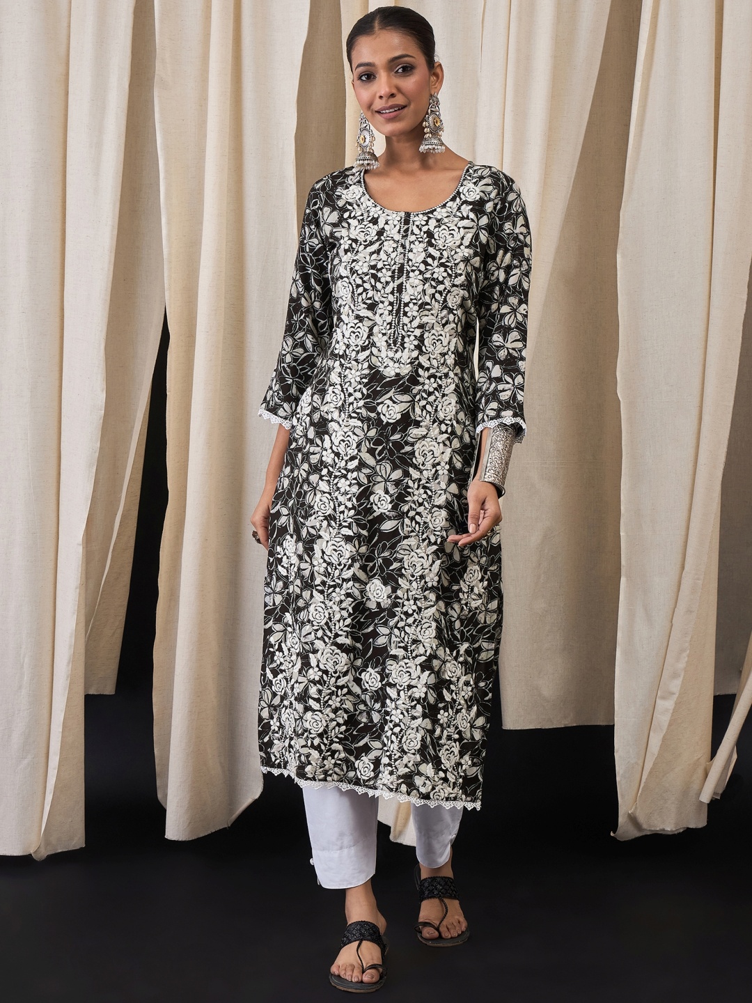 

Anouk Women Floral Embroidered Thread Work Kurta, Multi