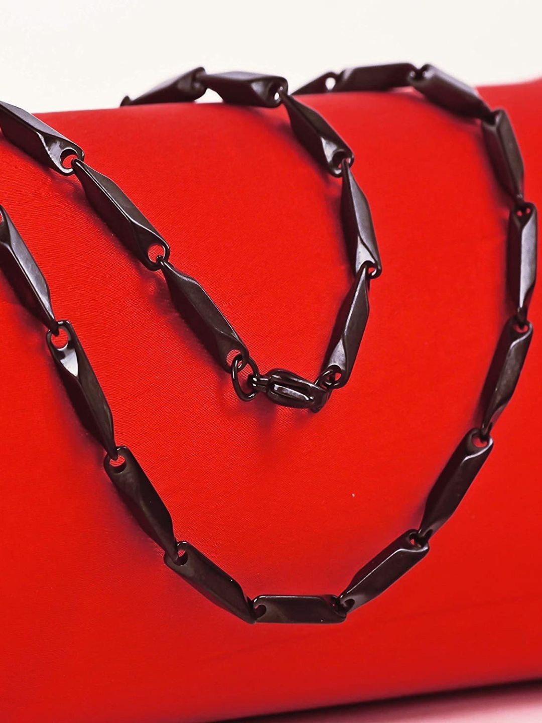 

The Roadster Lifestyle Co. Men Stainless Steel Black Rice Chain