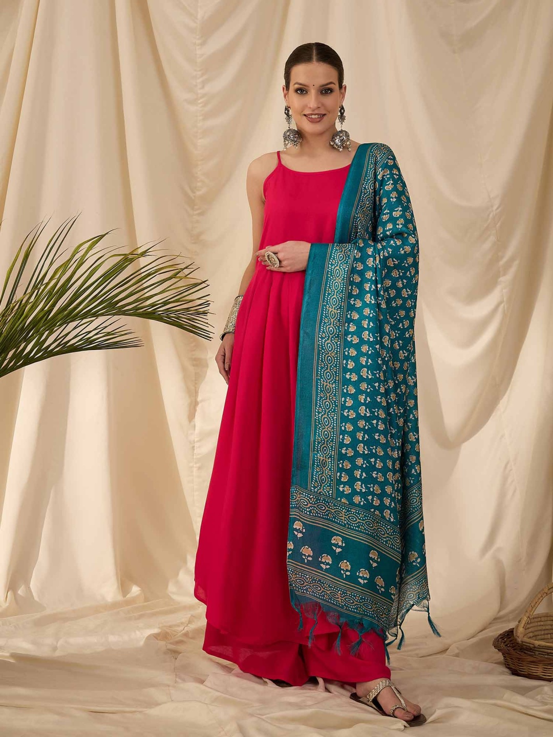 

InWeave Women Regular Kurta with Palazzos & With Dupatta, Fuchsia