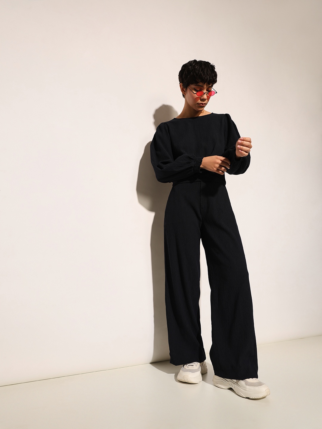 

ONLY Women Textured Straight Fit High-Rise Trousers, Navy blue