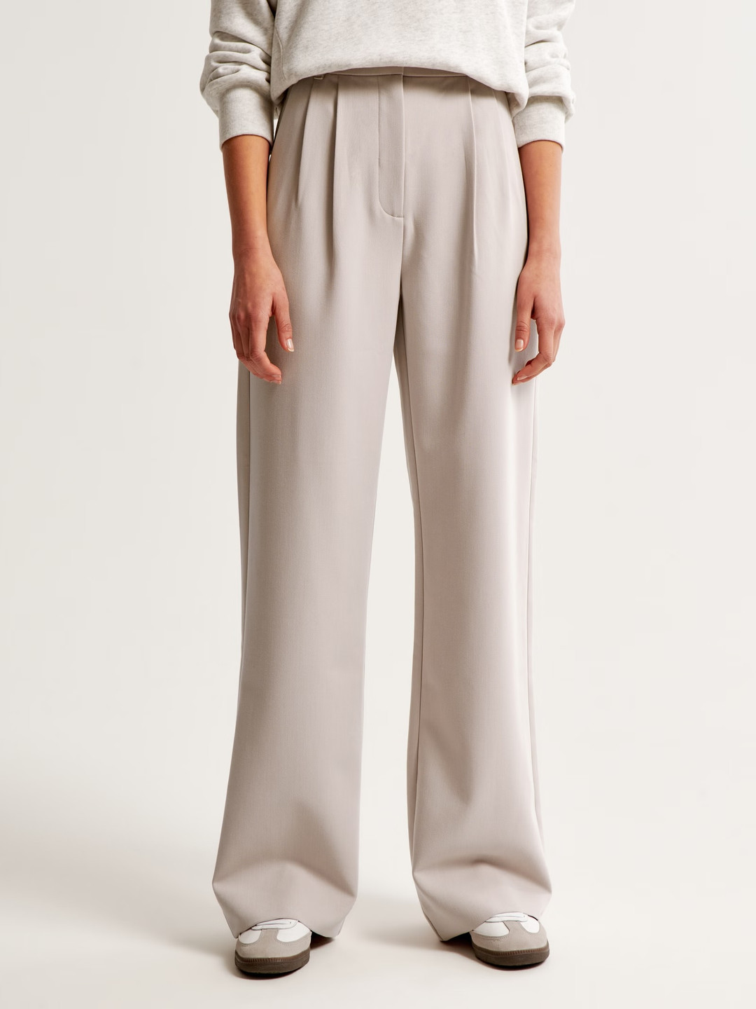 

Chemistry Women Ultra Tapered Fit High-Rise Pleated Trousers, Cream