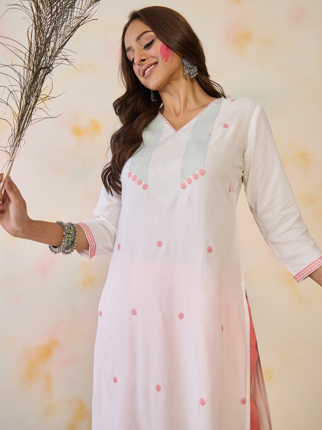 

Indo Era Women Ethnic Motifs Embroidered Thread Work Floral Kurta, White