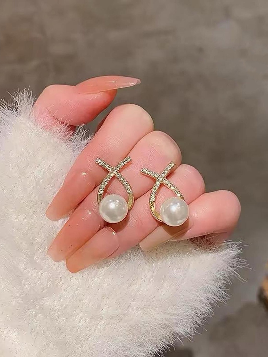 

TANLOOMS Korean Set Of 4 Gold-Plated Contemporary Shaped Studs