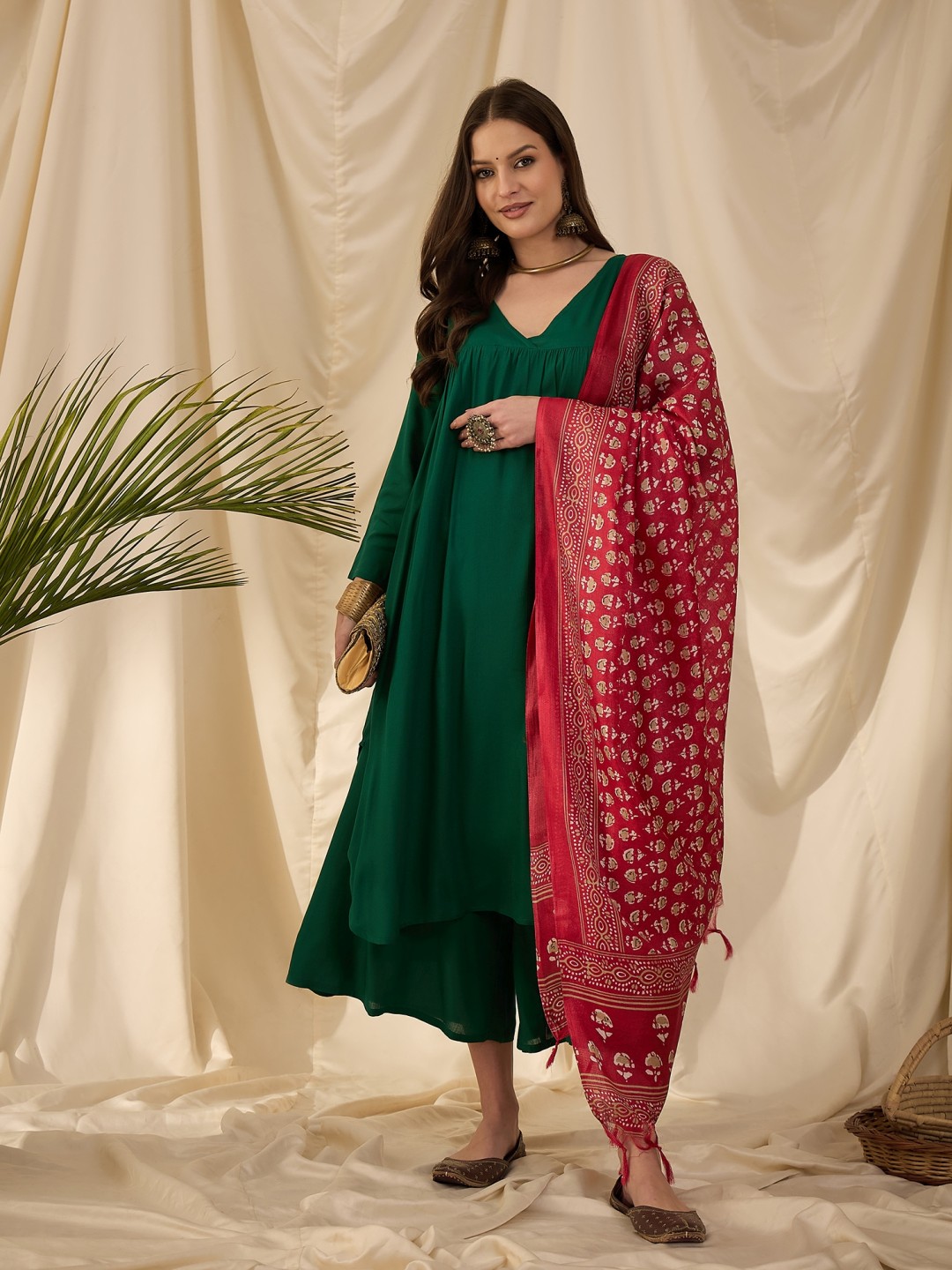 

InWeave Women Regular Kurta with Palazzos & With Dupatta, Green