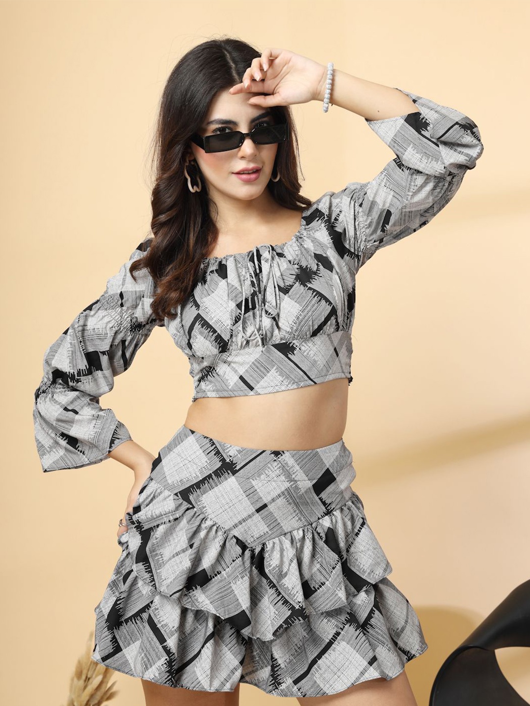 

DressBerry Floral Print Crepe Blouson Crop Top, Black