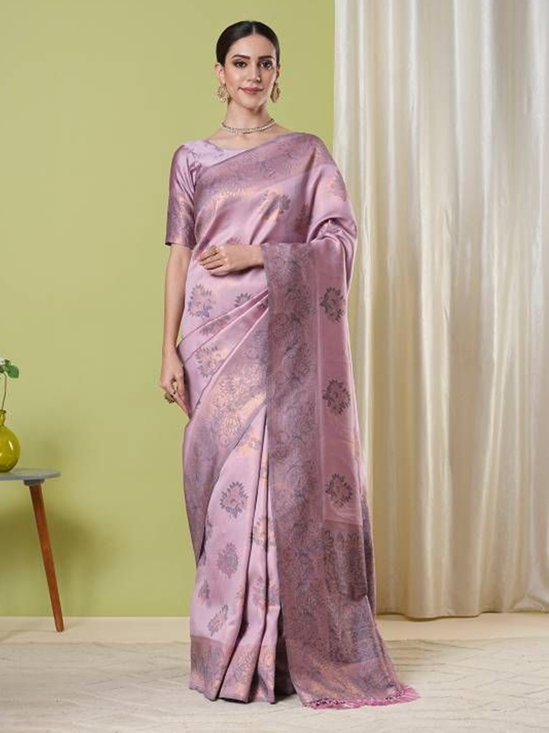 

HERE&NOW Woven Design Zari Silk Blend Banarasi Saree, Pink