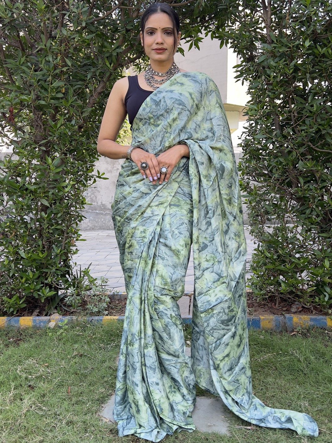 

Rangtulika Ethnics Art Silk Ready to Wear Saree, Blue
