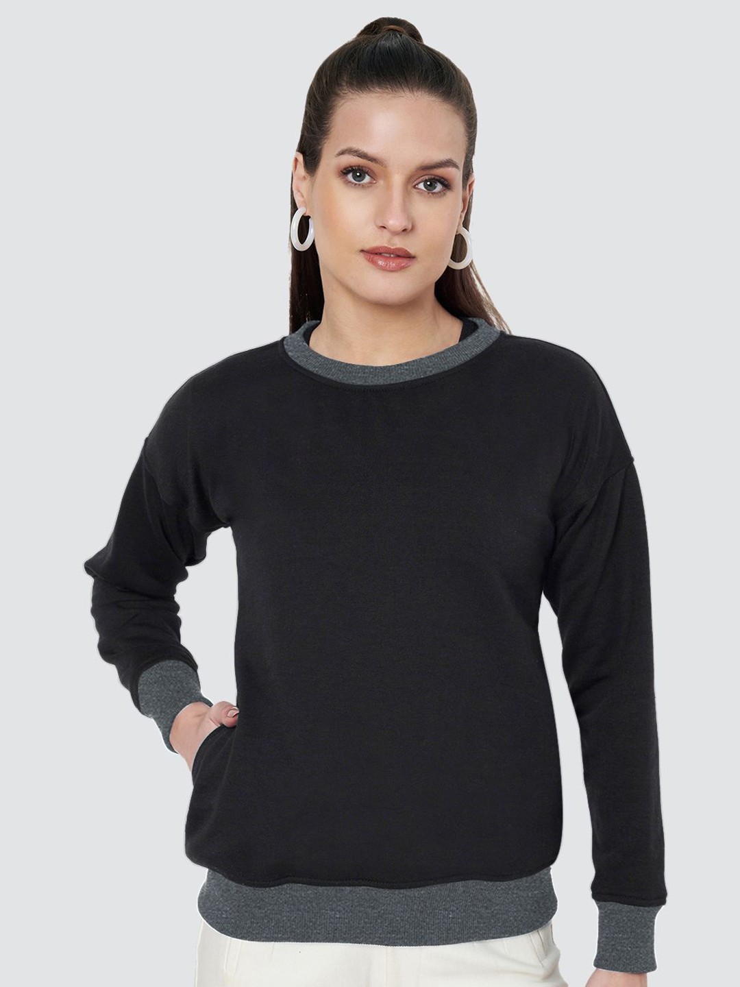 

BRINNS Women Colourblocked Sweatshirt, Black