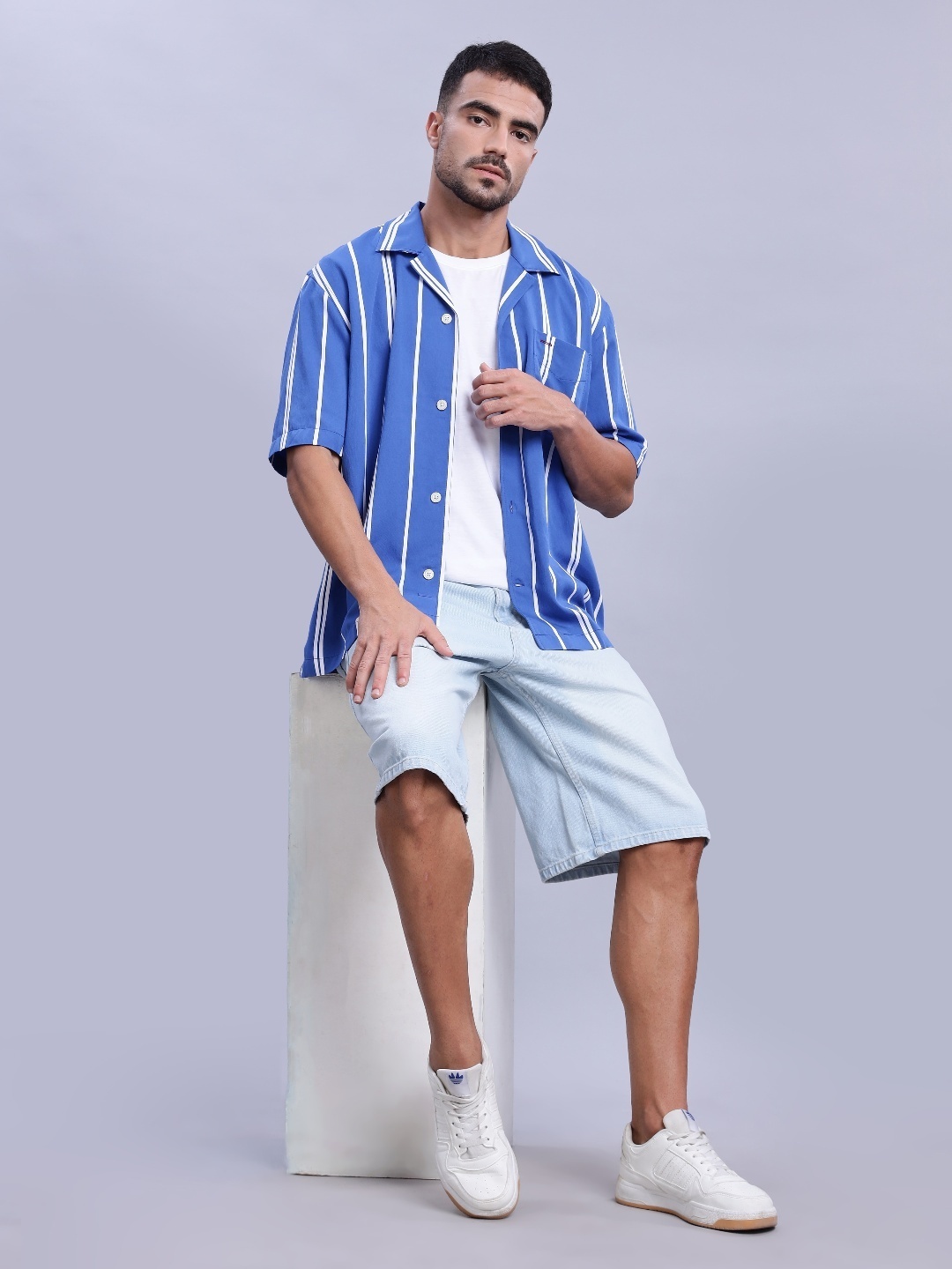 

Tommy Hilfiger Men Straight Boxy Opaque Striped Casual Shirt, Blue