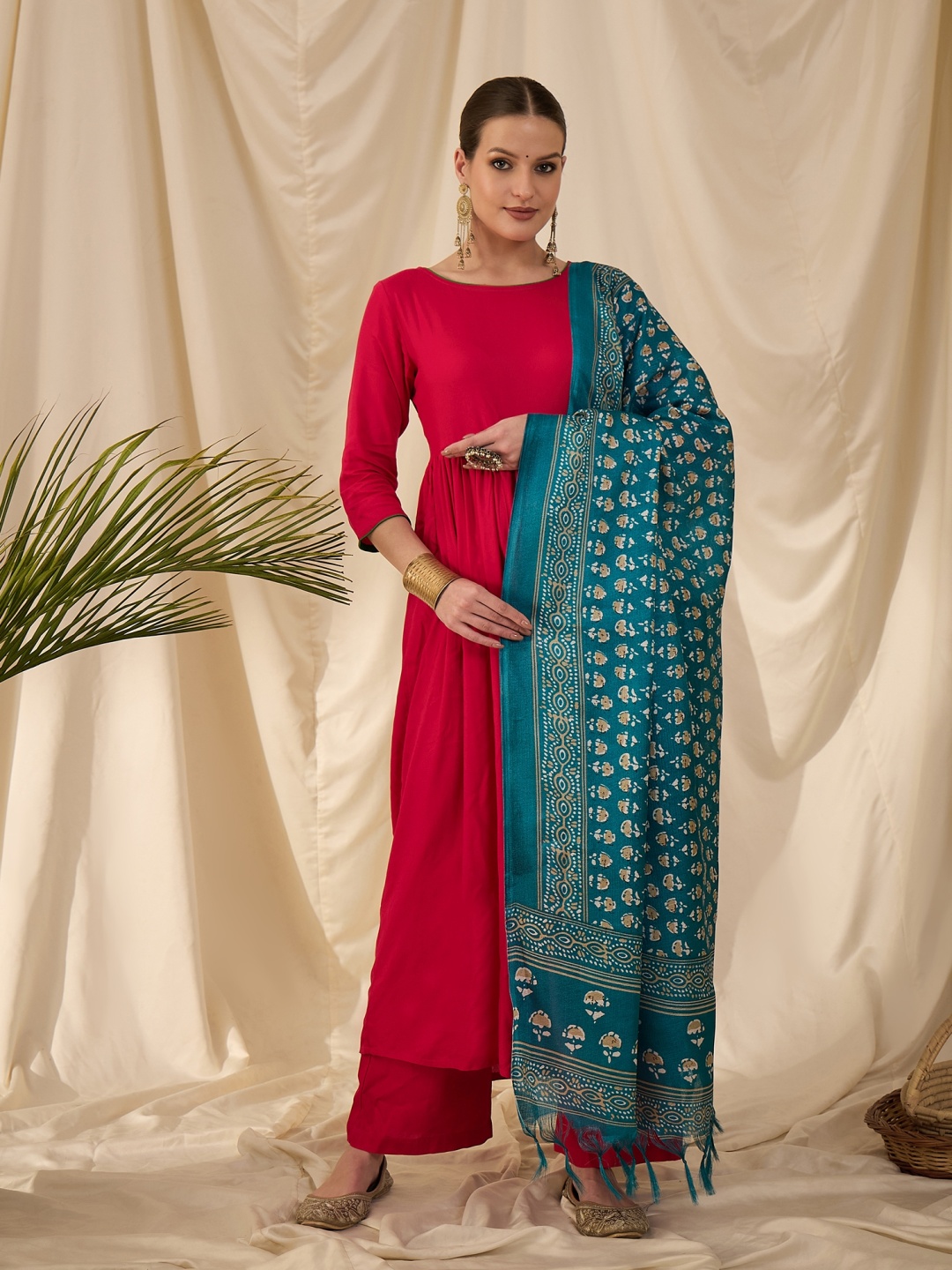 

InWeave Women Regular Kurta with Trousers & With Dupatta, Fuchsia