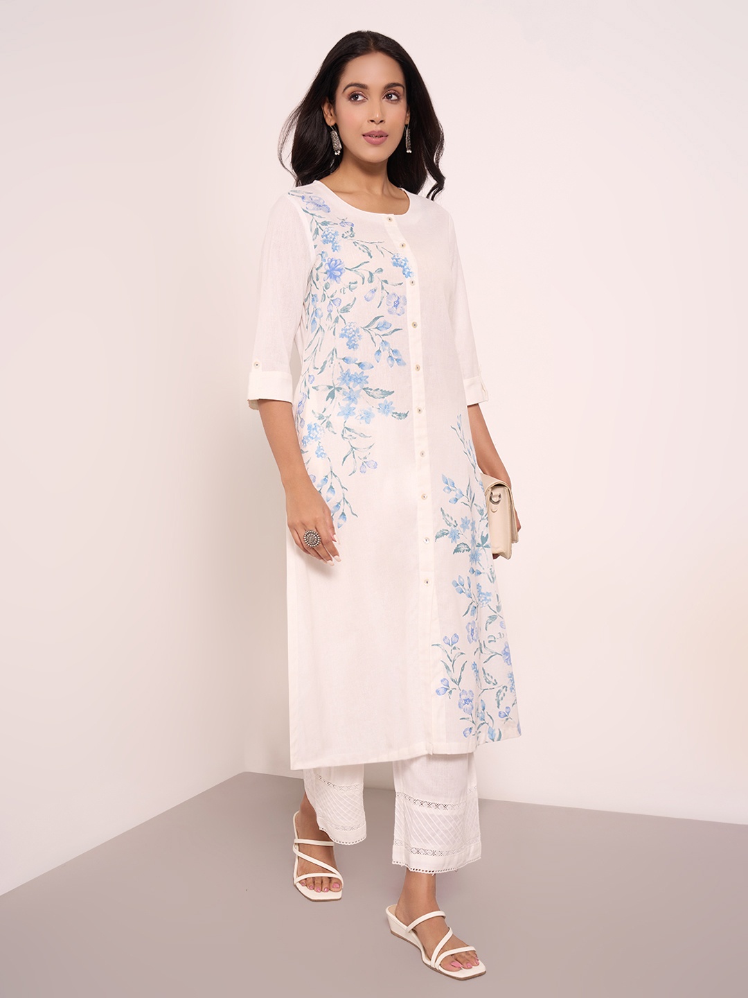 

RANGMANCH BY PANTALOONS Women Floral Printed Thread Work Kurta, Blue