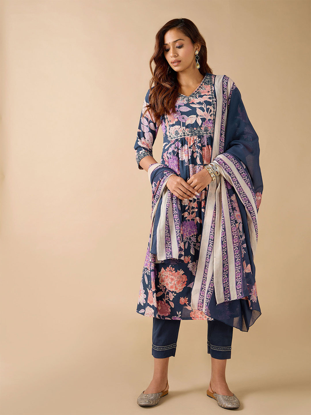 

Vismay Embroidered Pure Cotton Straight Kurta, Navy blue