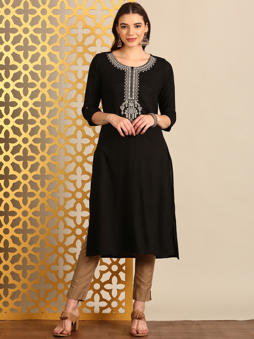 

Alena Women Embroidered Kurta, Black