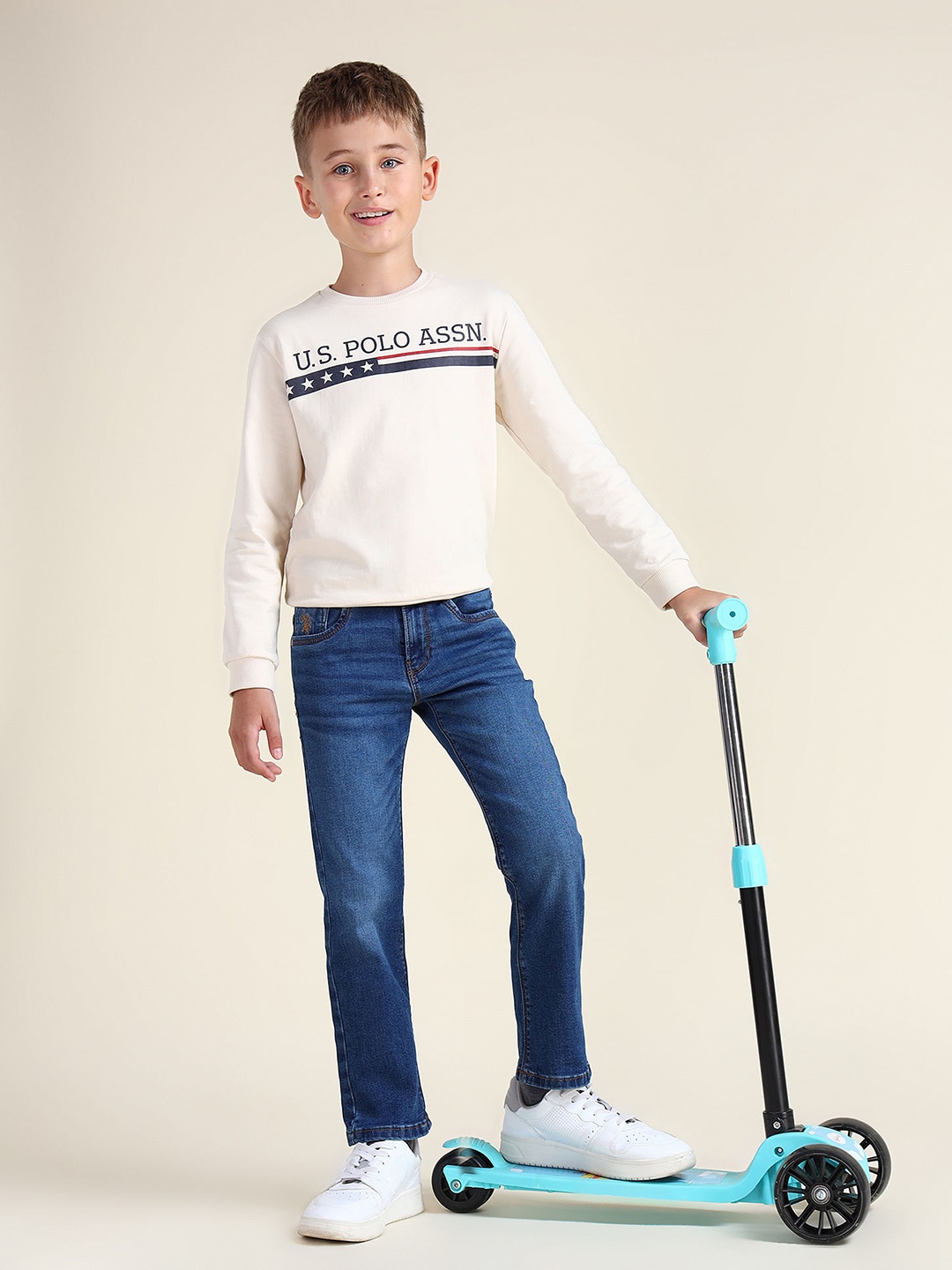 

U.S. Polo Assn. Kids Boys Relaxed Fit Light Fade Stretchable Jeans, Blue