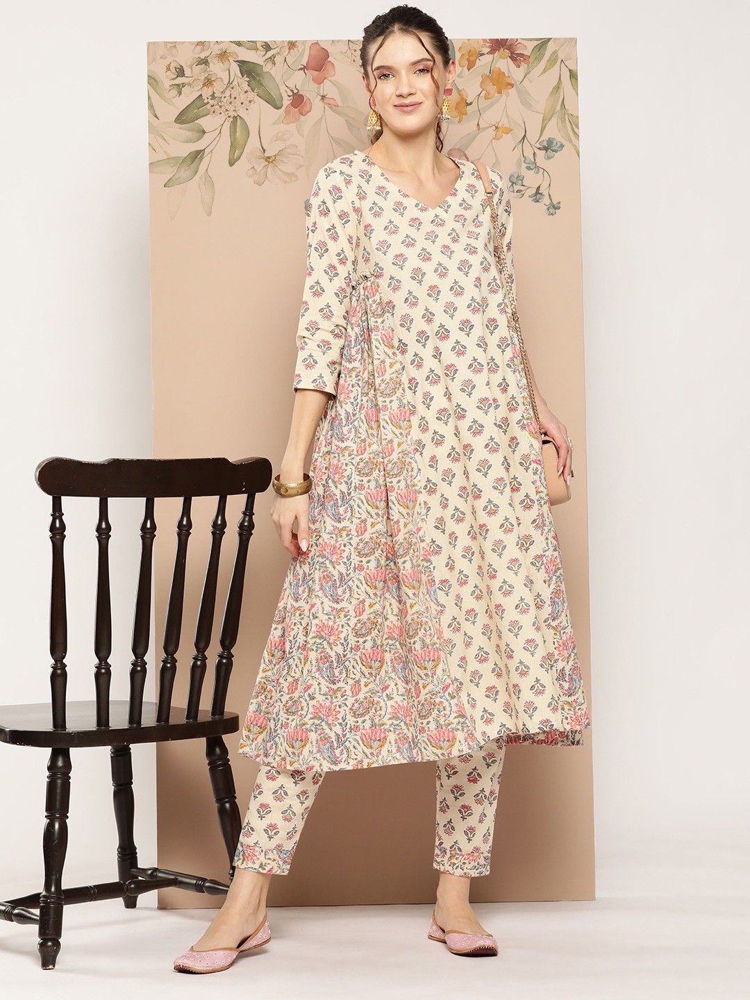 

Fourleaf Women Floral Printed Regular Pure Cotton Kurta with Trousers, Cream