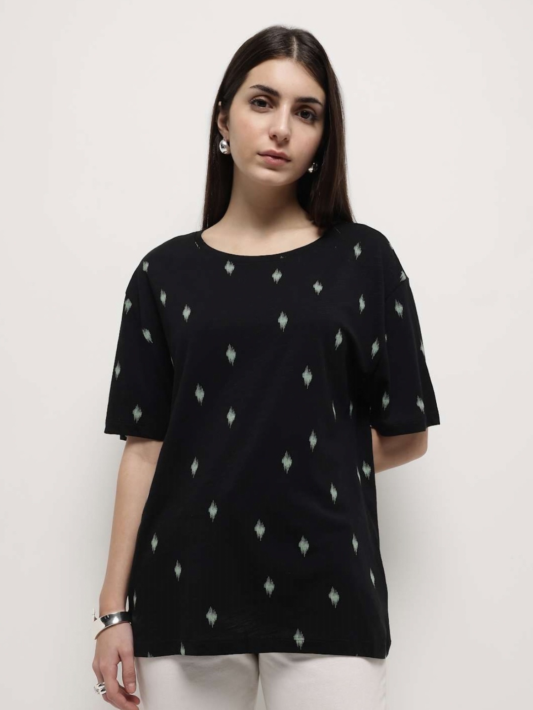 

Marks & Spencer Women V-Neck Extended Sleeves T-shirt, Black