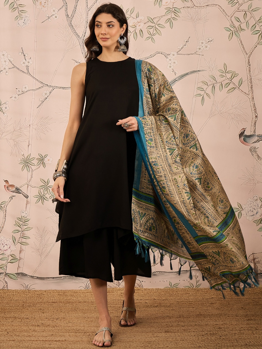 

InWeave Women Regular Kurta with Palazzos & With Dupatta, Black