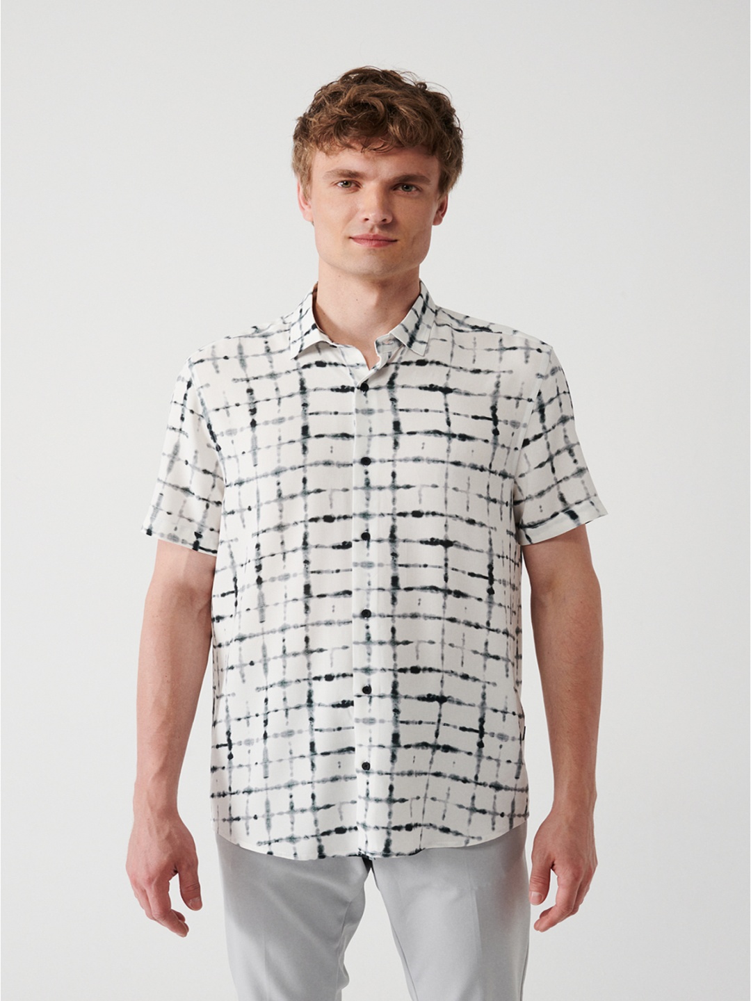 

AVVA Men Opaque Printed Casual Shirt, Na