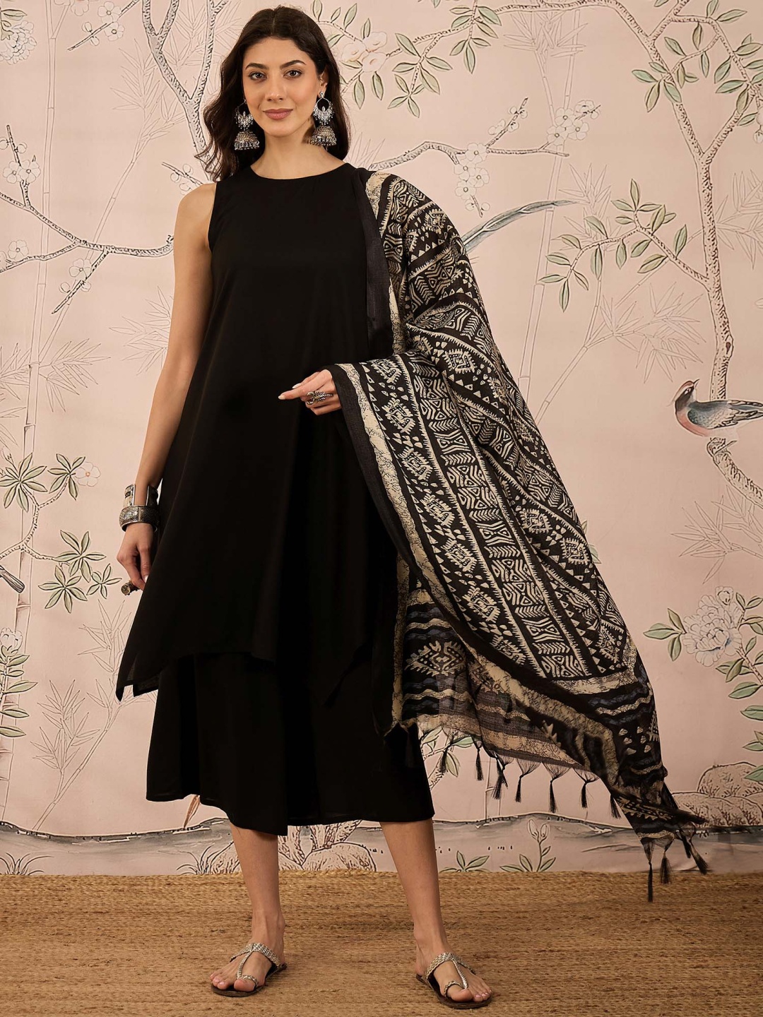 

InWeave Women Regular Kurta with Palazzos & With Dupatta, Black