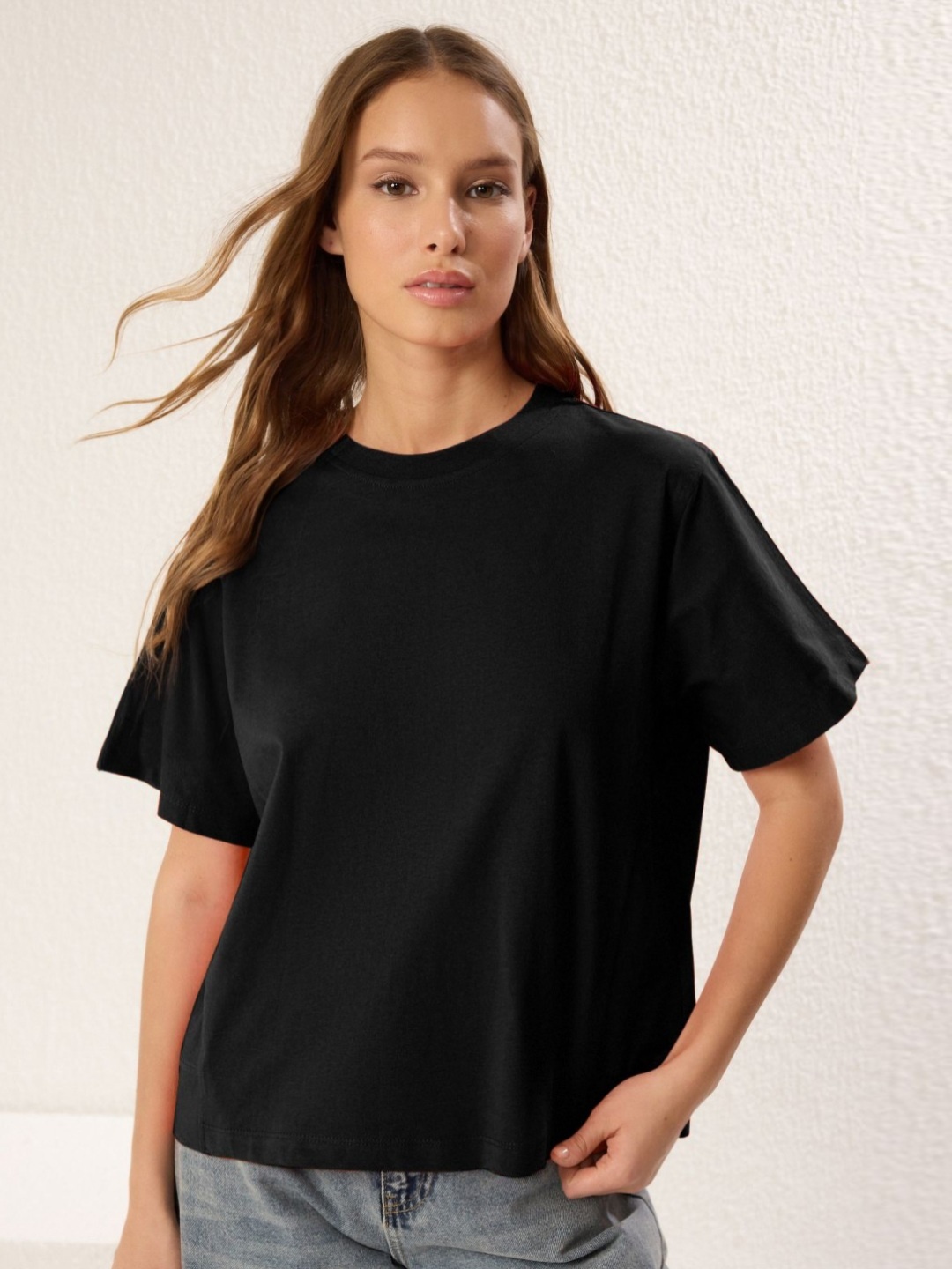 

Trendyol Women Extended Sleeves Pockets T-shirt, Na