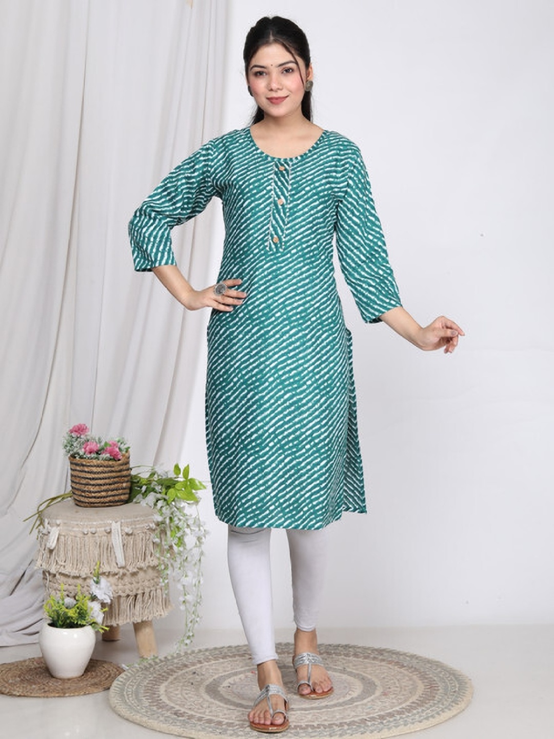 

Moda Rapido Leheriya Printed Round Neck Straight Kurta, Green