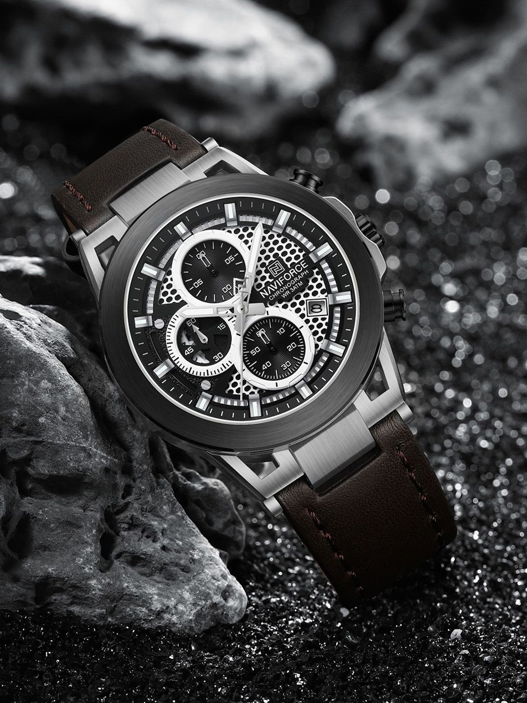 

Naviforce Men Dial & Leather Straps Analogue Chronograph Watch NF8073_S W DBN, Silver