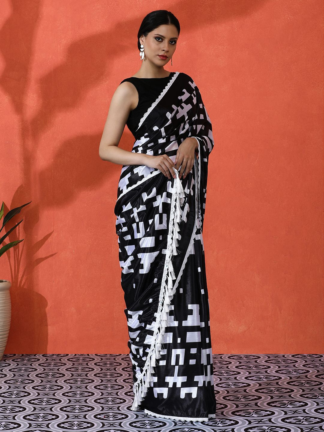 

Sangria Embellished Abstract Printed Digital Printed Satin Saree With Blouse Piece, Black