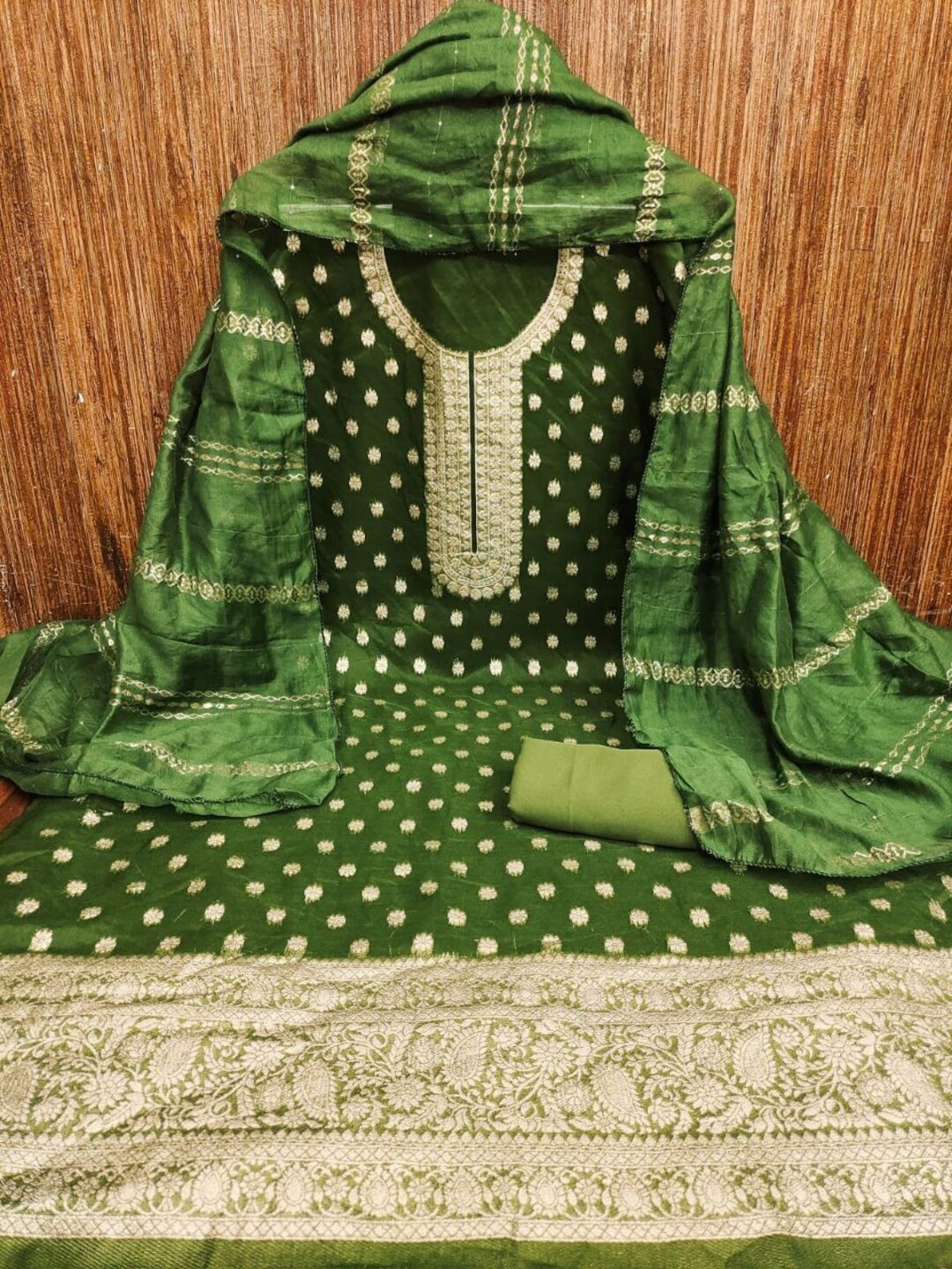 

REALLTREND Ethnic Motifs Woven Design Unstitched Dress Material, Green