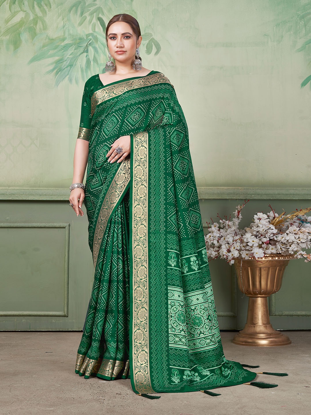 

Meena Bazaar Bandhani Zari Art Silk Saree, Green