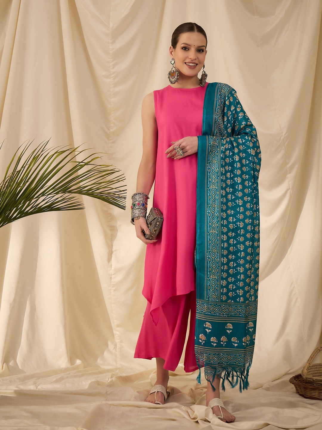 

InWeave Women Regular Kurta with Palazzos & With Dupatta, Fuchsia