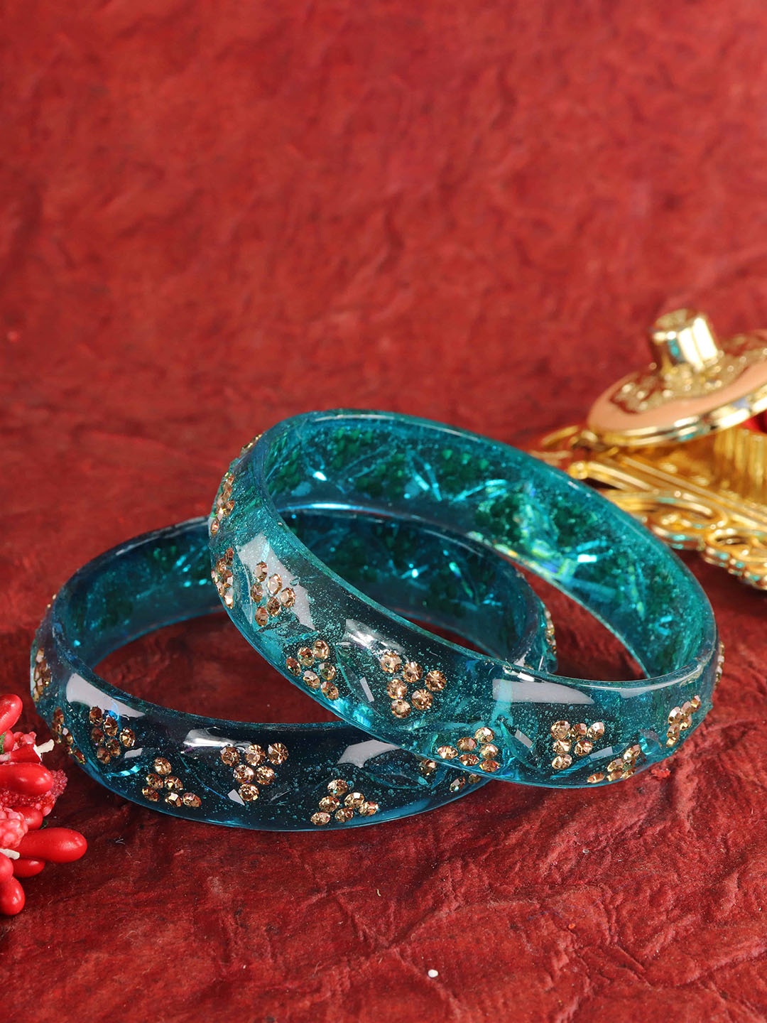 

LAVAZZA Set Of 2 American Diamond Studded Glass Bangles, Gold